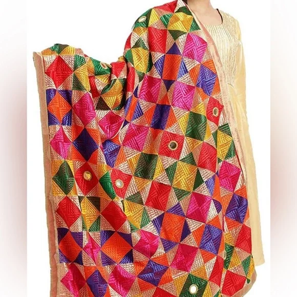 Phulkari Chiffon Embroidered Women Dupatta - Picture 5 of 5